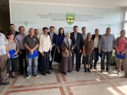Potpisani ugovori za obnovu 15 stambenih jedinica povratnicima u Goraždu i Foči u FBiH