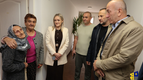Premijer Ćulov i ministar Čeljo  posjetili štićenike JU „Dom za stara i iznemogla lica BPK Goražde“