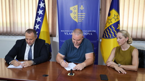 Potpisan ugovor za izgradnju ograde i kontrolne kapije sa videonadzorom oko novoizgrađenog objekta JU „Dom za stara i iznemogla lica“ Goražde